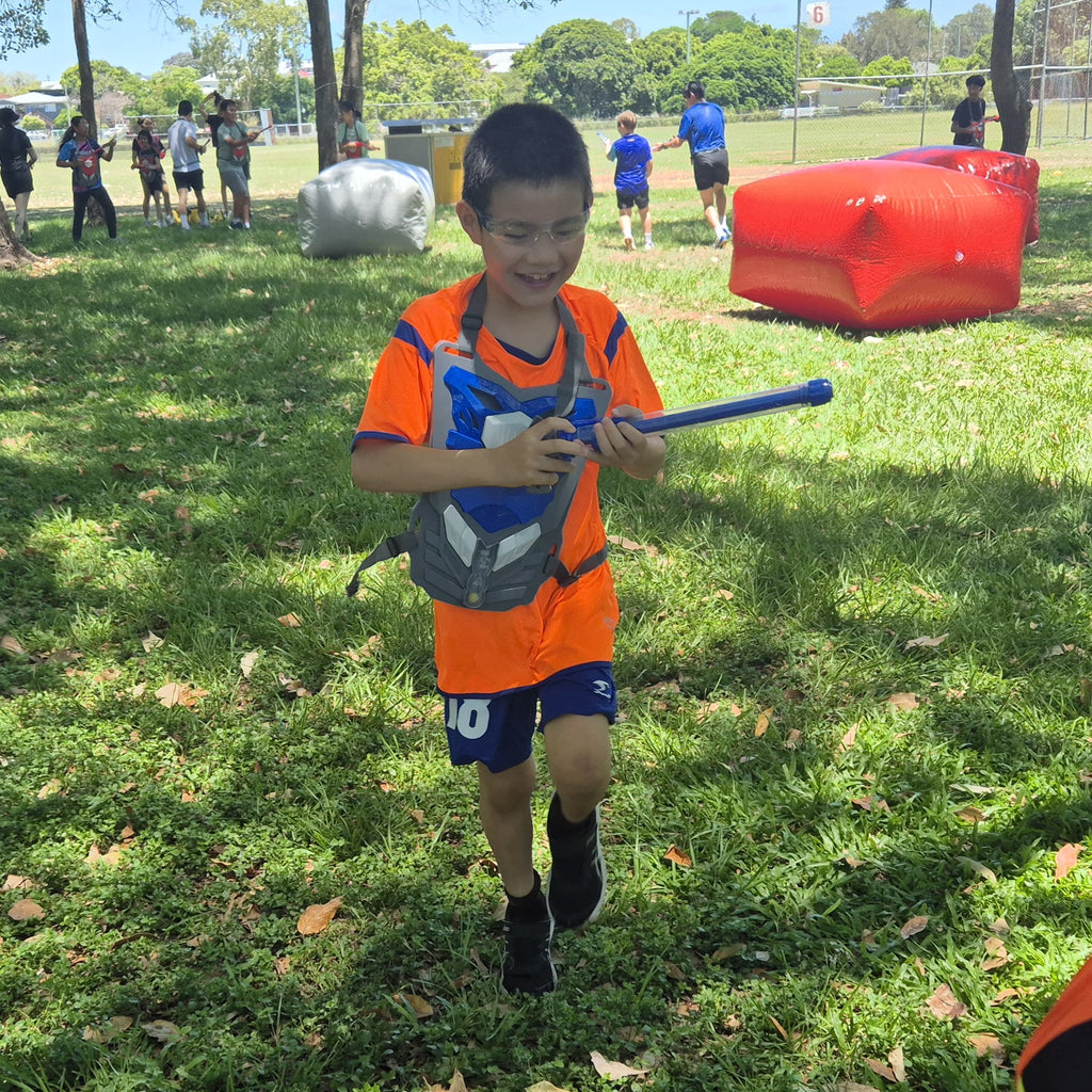 SCHOOL: Water Blaster & Vest Set of 24